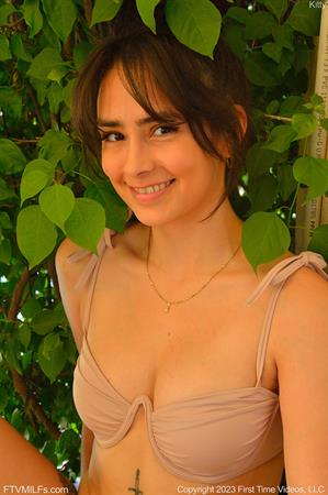 Kitty FTV Nude Pictures Pleasuring Both Holes