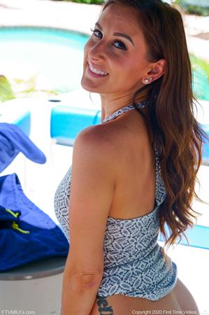 Ally FTV Nude Pictures Into The Pool