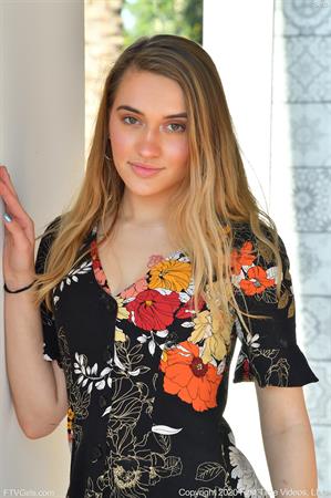 Sera FTV Nude Pictures Modeling In Black