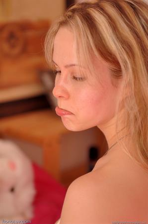 Fiona FTV Nude Pictures Fiona Luv gives a show with her ass