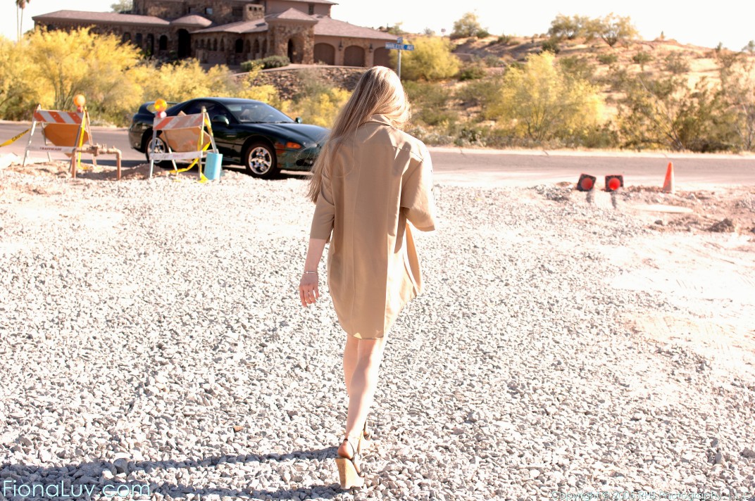 Fiona Luv shows off her sweet pussy lips