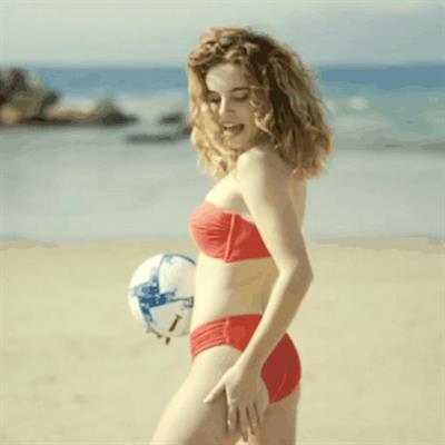 Cynthia Nabozny, American Singer

