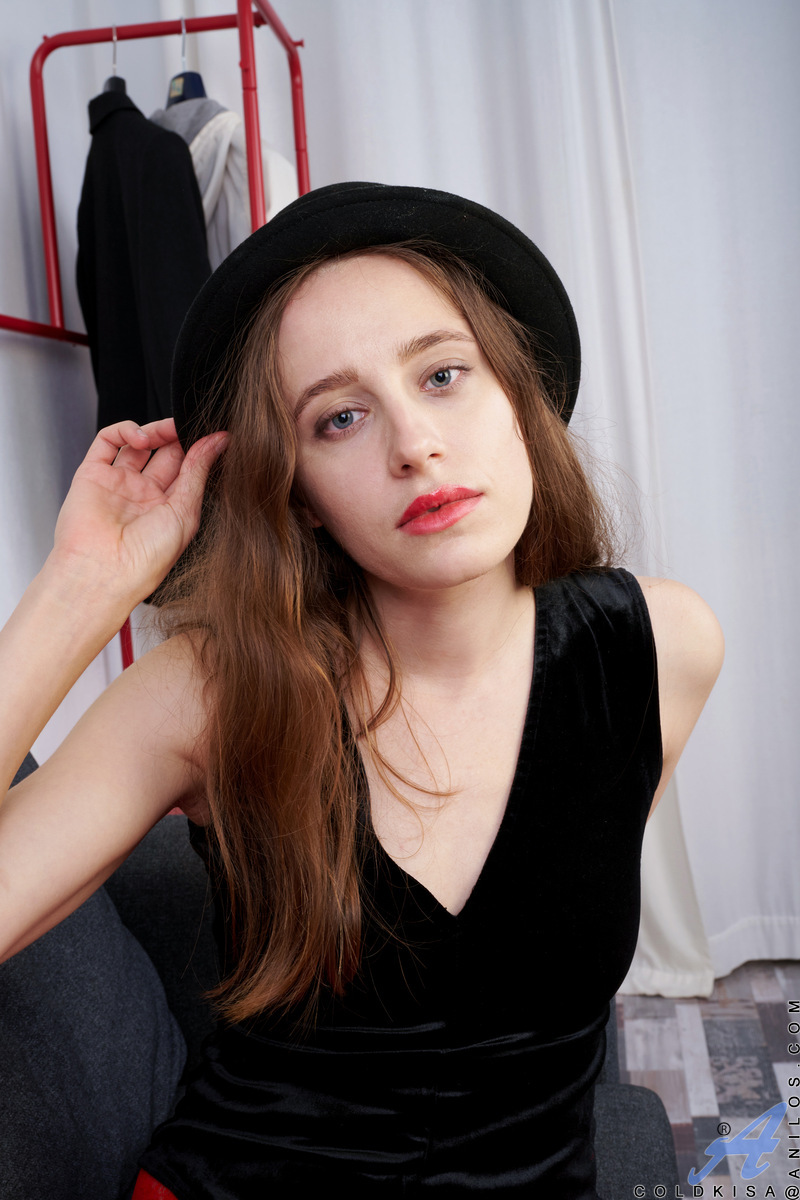 Just one look at the way Coldkisa fills out her sexy getup and you're going to want to be on your knees worshipping that pussy. 