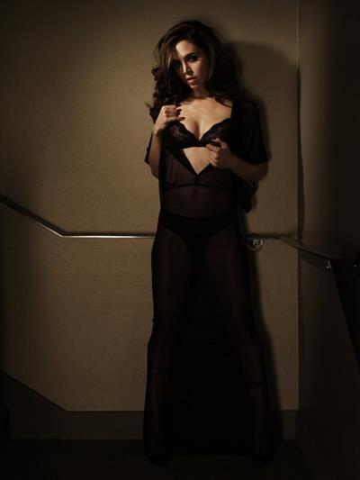 Eliza Dushku in lingerie