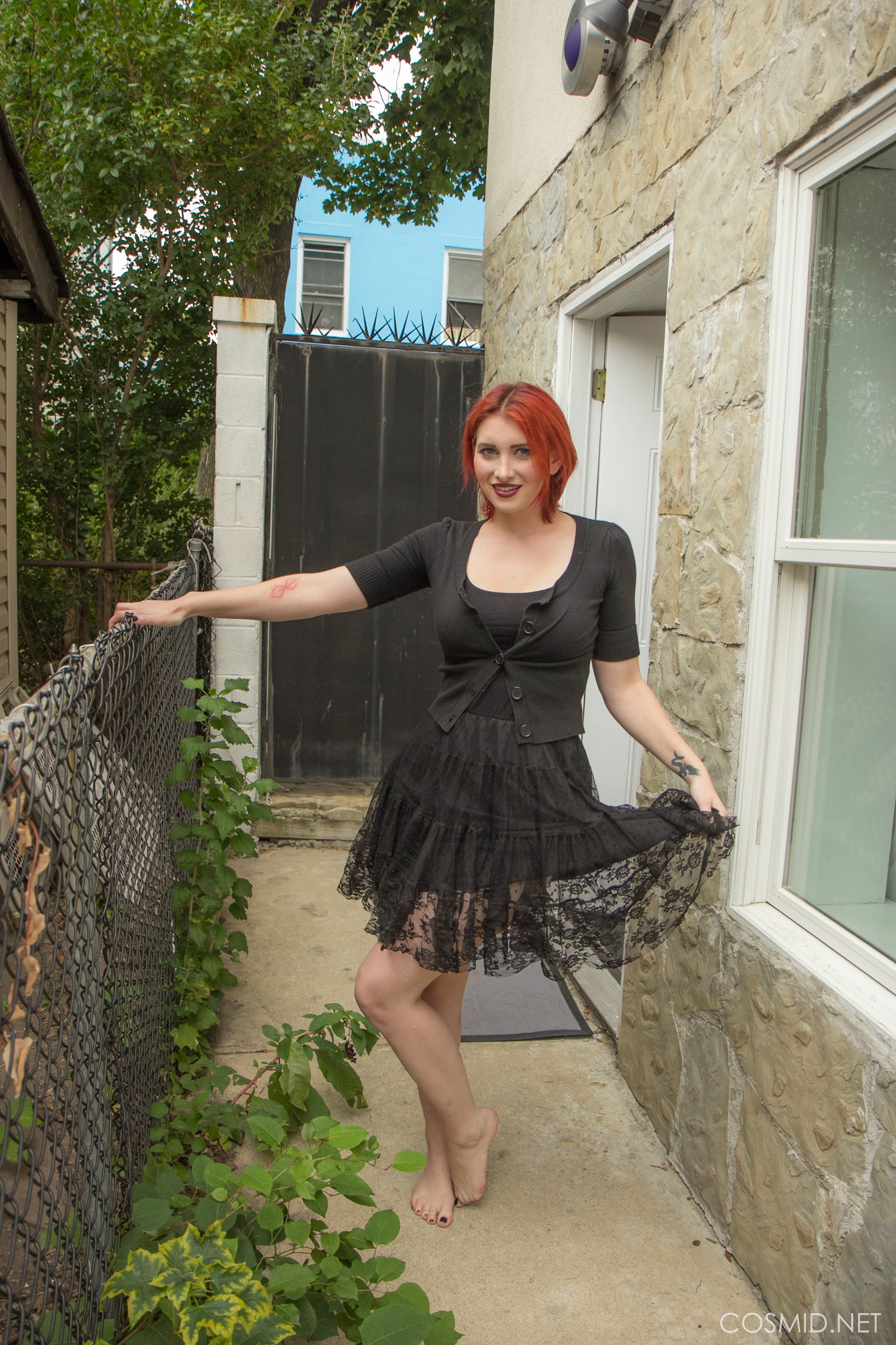 Cat Roe's Dress Outside