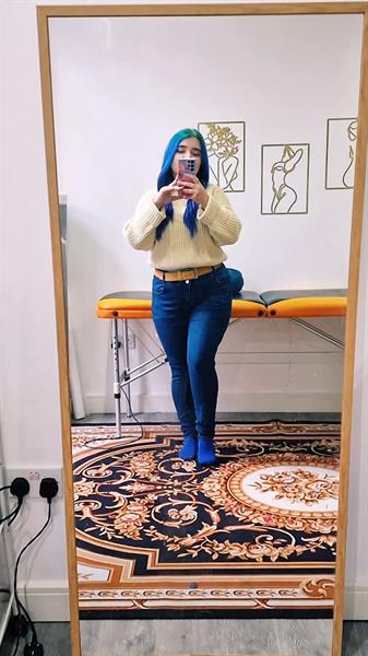 Hi! I provide massage, body scrub, waxing and extras incalls and outcalls in Zurich. For outcalls outside of the city will have to be booked as a minimum 3 hour service and upfront booking of the return ticket from my place to yours. WhatsApp me for the prices 0778064368