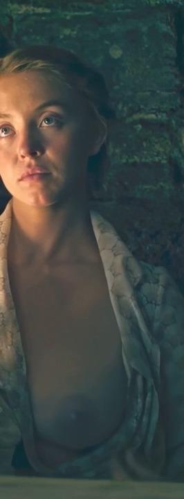 Sydney Sweeney Breast Out in Eden 