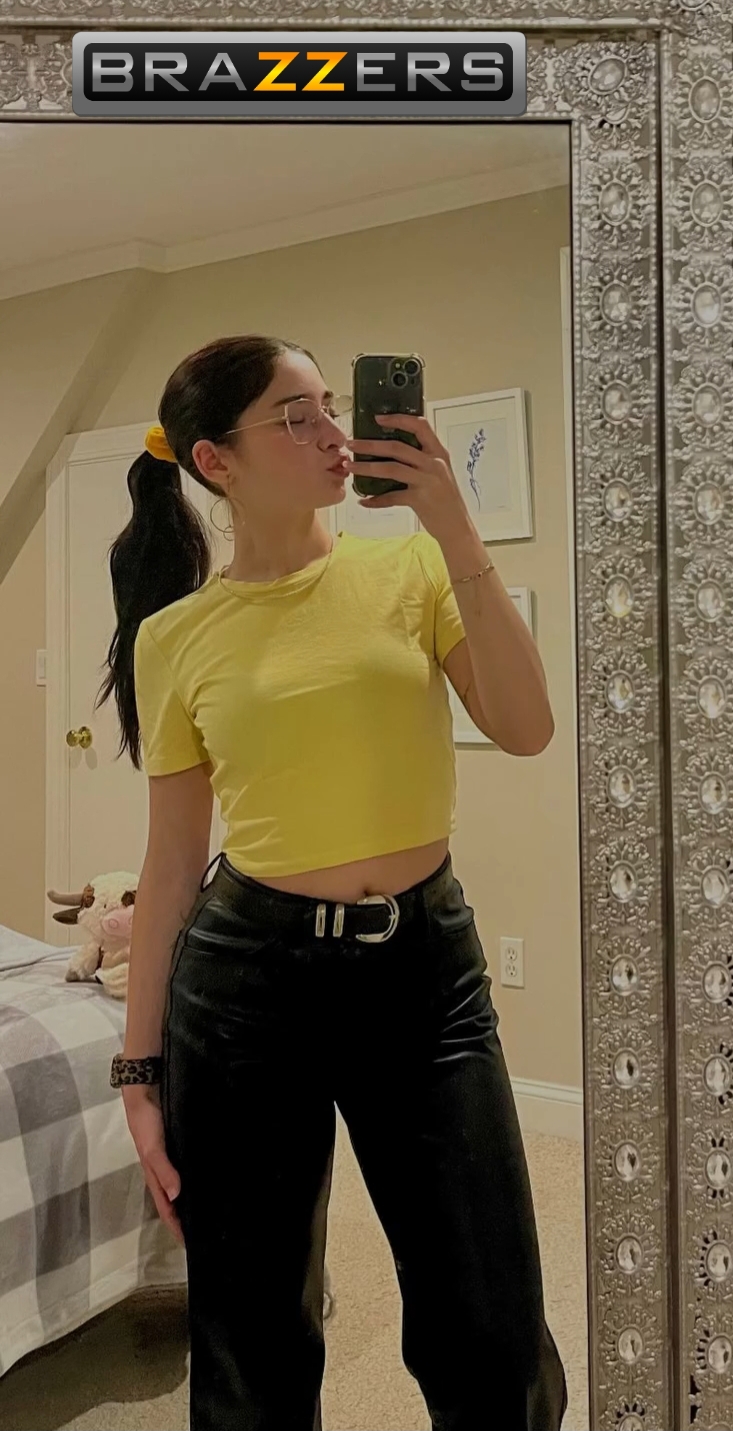 Alessia taking a selfie