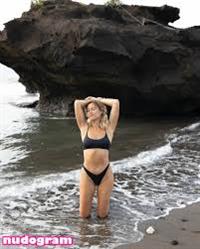 Emma Smetana, Czech actress, singer, model, news anchor, journalist and political scientist