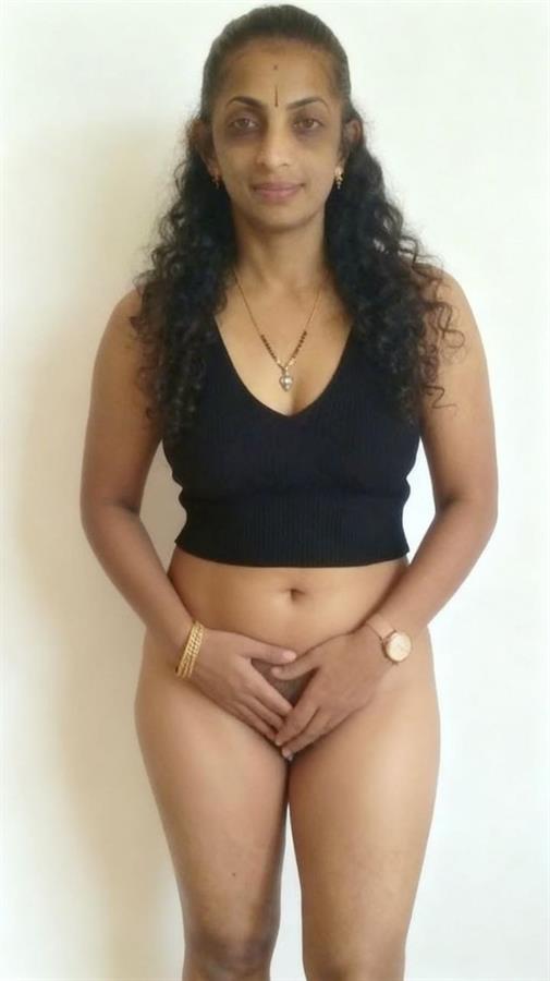 Deepu, Deepika, Indian girl, Indian wife, Indian nude, Nude girl, girl, deepika_deeputrueloveneverend, flashing, bottomless, pussy, trimmed pussy