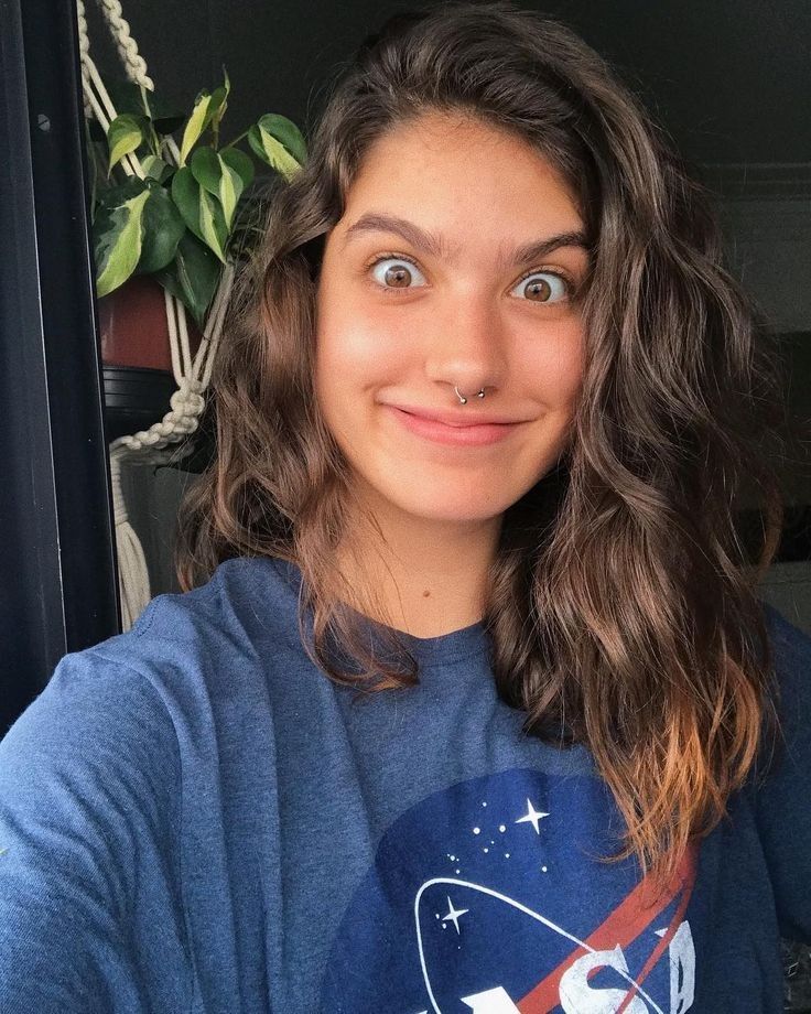Giovanna Grigio taking a selfie