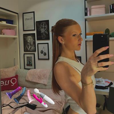 Sveva taking a selfie