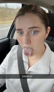 Kylieschuch taking a selfie