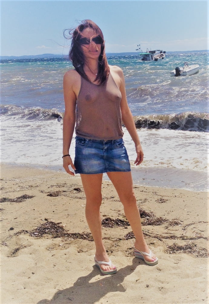Webslut milf Lola flashing and exhibit in public 
