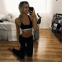Alexis Ren taking a selfie