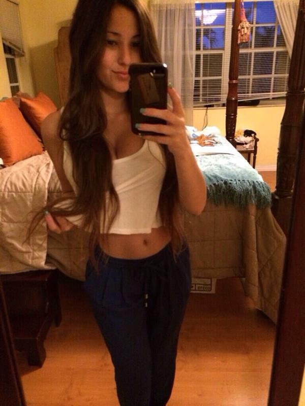 Angie Varona taking a selfie