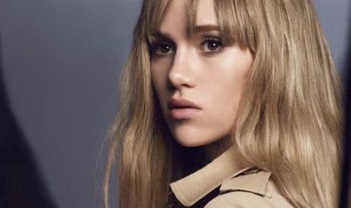 Suki Waterhouse