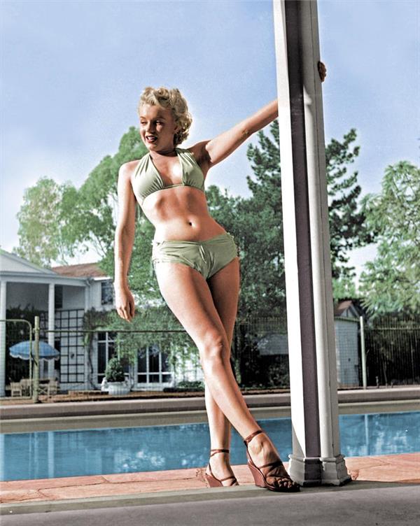 Marilyn Monroe in a bikini