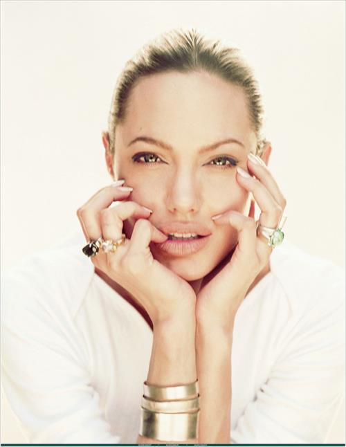 Angelina Jolie