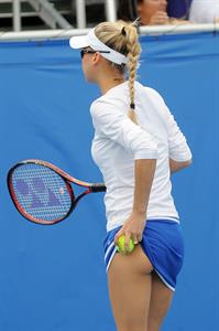 Anna Kournikova - ass