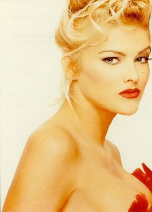 Anna Nicole Smith in lingerie